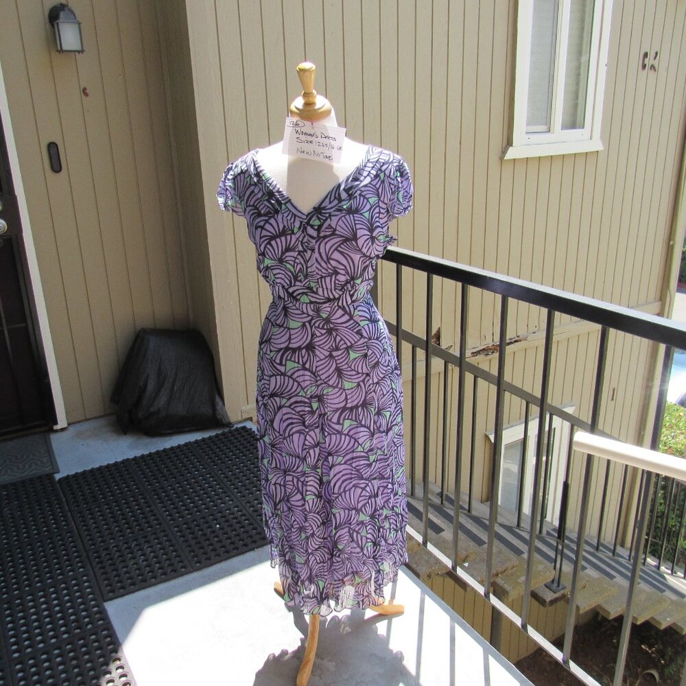 #126  NEW WOMEN'S CHIFFON LAVENDER STYLE DRESS BY PER UNA  (SIZE 12US / 16UK)